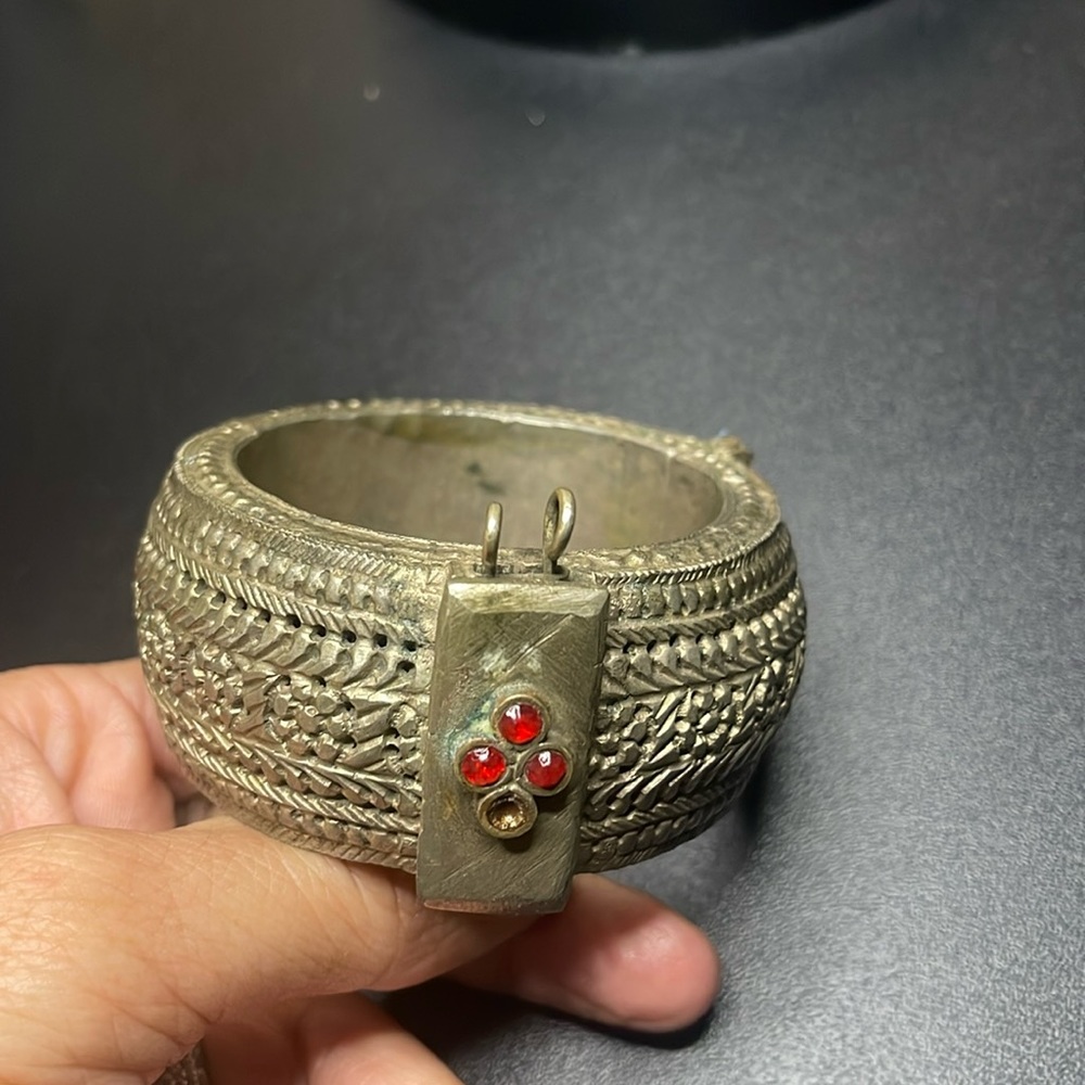 Antique African slave silver plated bracelet (1800) (missing stone)